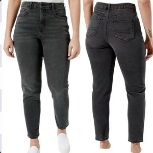AMERICAN EAGLE Black Curvy Mom Ankle Jeans